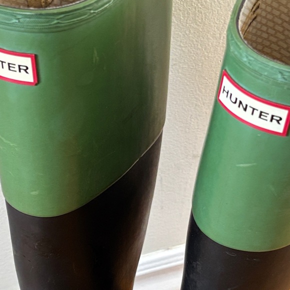 Hunter Two-Tone Green and Black Boots 7 - Picture 3 of 8